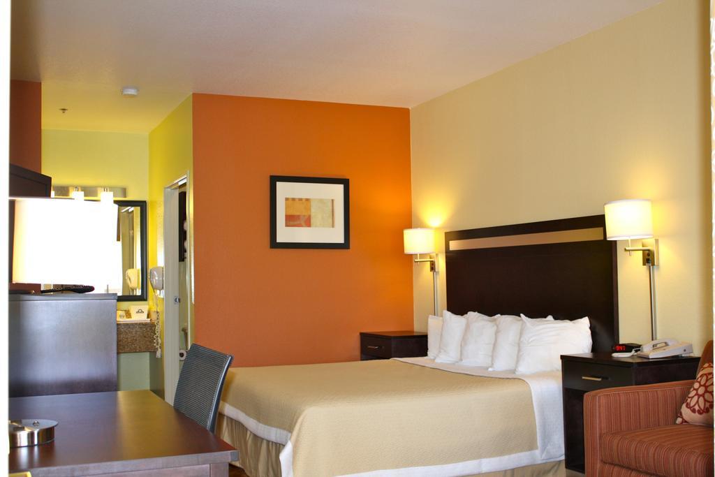 Days Inn By Wyndham Globe Exterior photo
